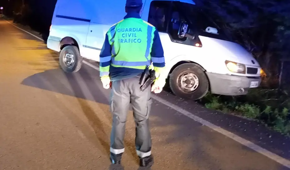 Imagen de archivo de un agente de la Guardia Civil de Tráfico durante una actuación
