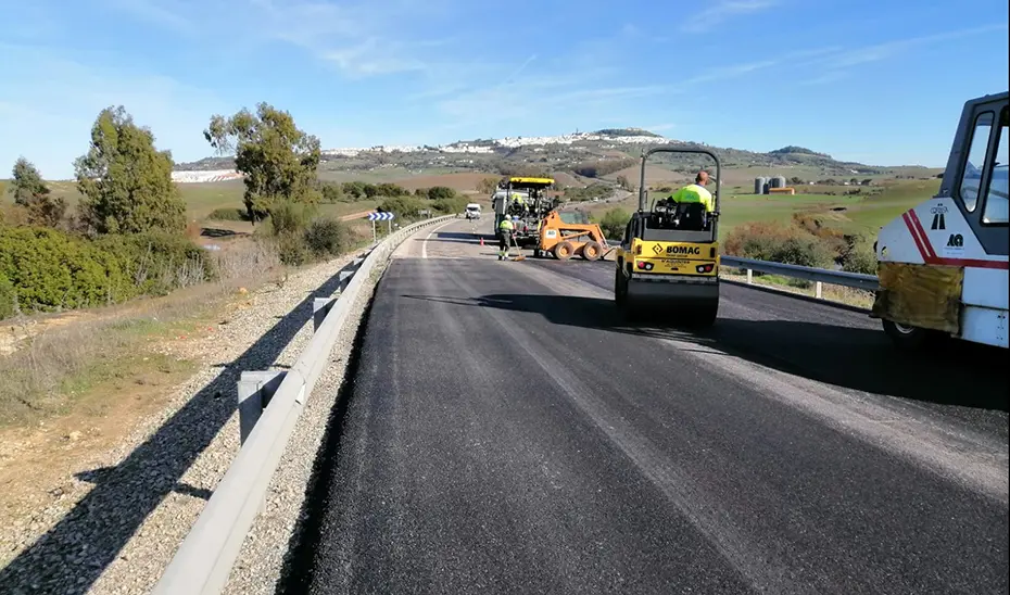 Obras de reparación de firmes en la carretera