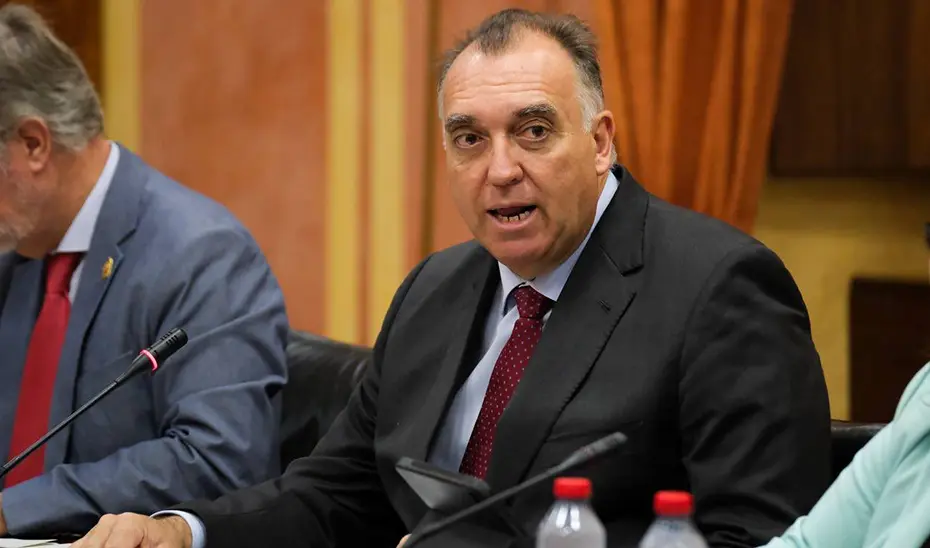 El consejero de Turismo, Arturo Bernal