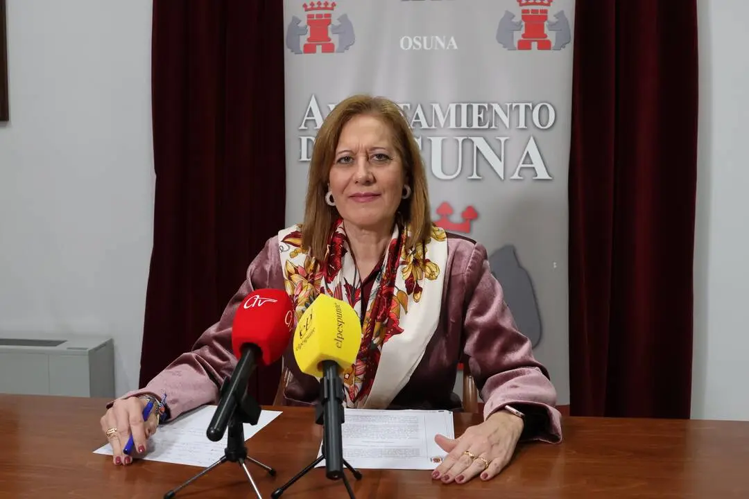 La alcaldesa de Osuna, Rosario And&uacute;jar