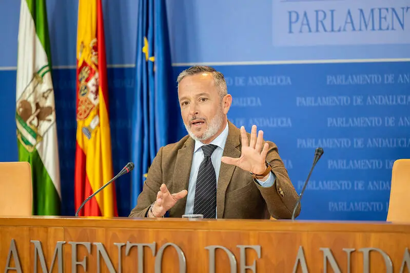 El portavoz adjunto del Grupo Socialista, Rafael Recio