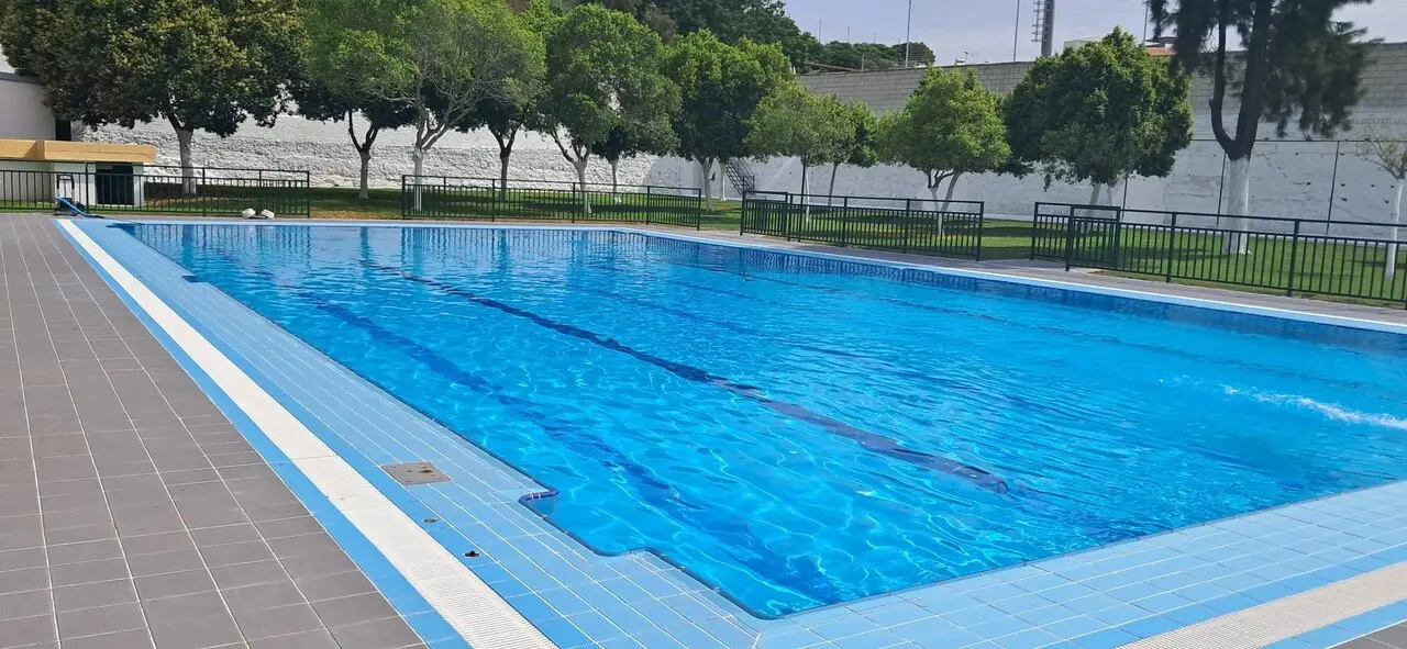Piscina Paradas