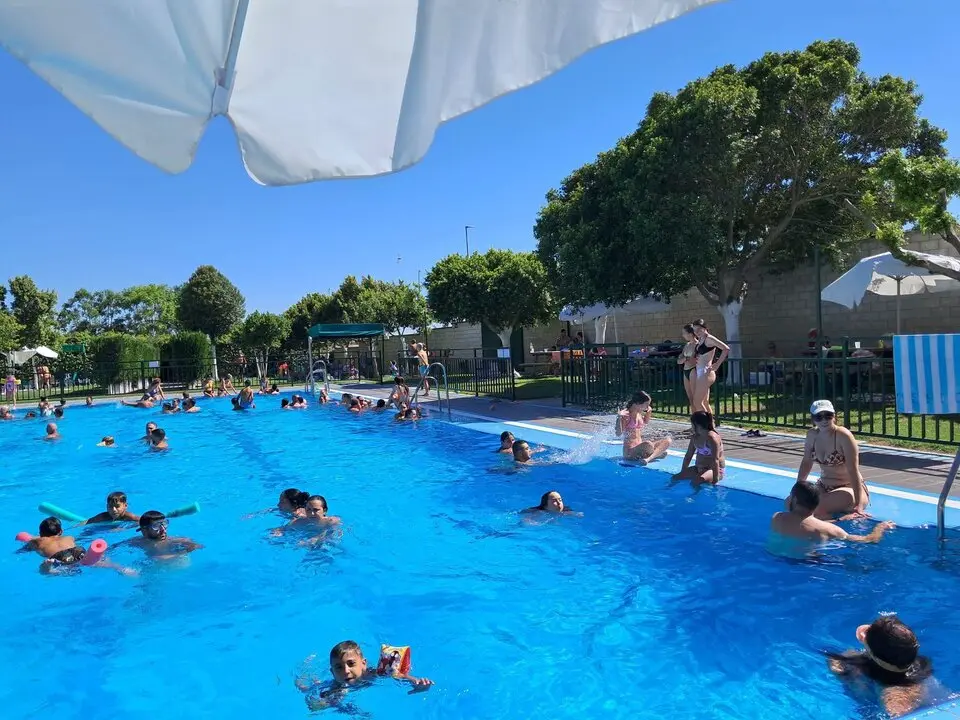Piscina Paradas