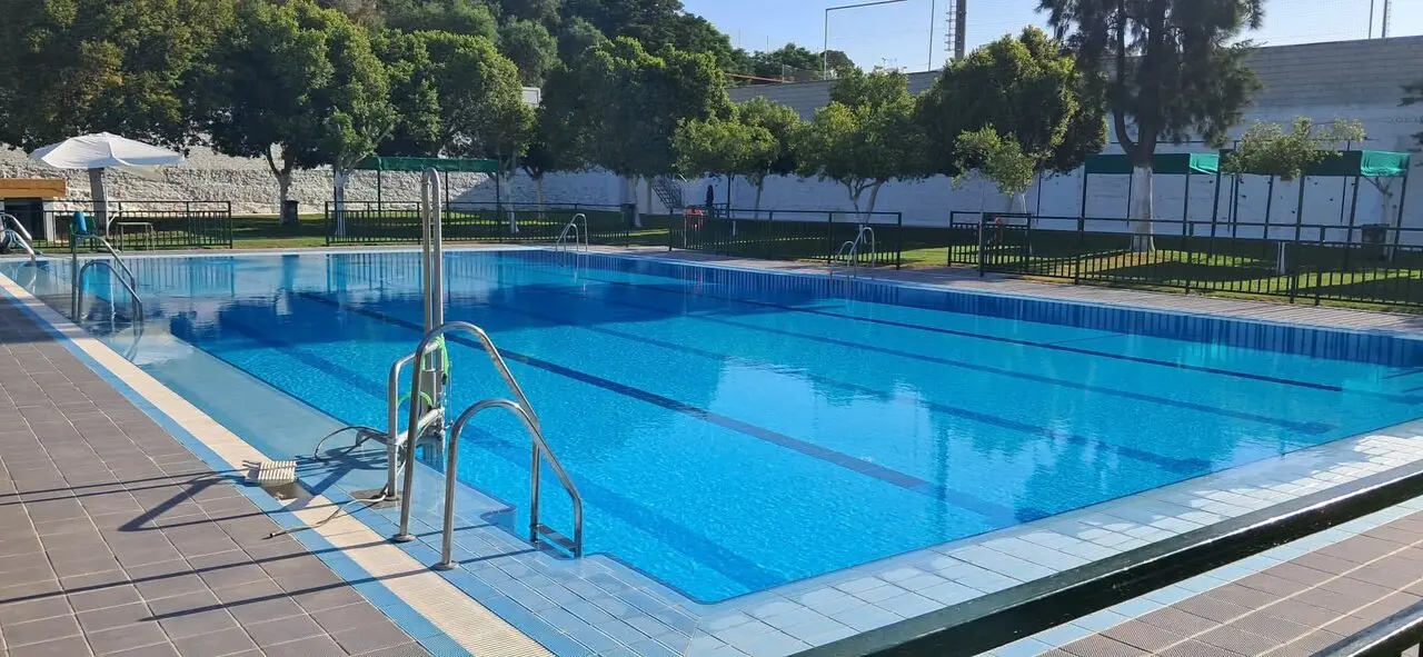 Piscina Paradas