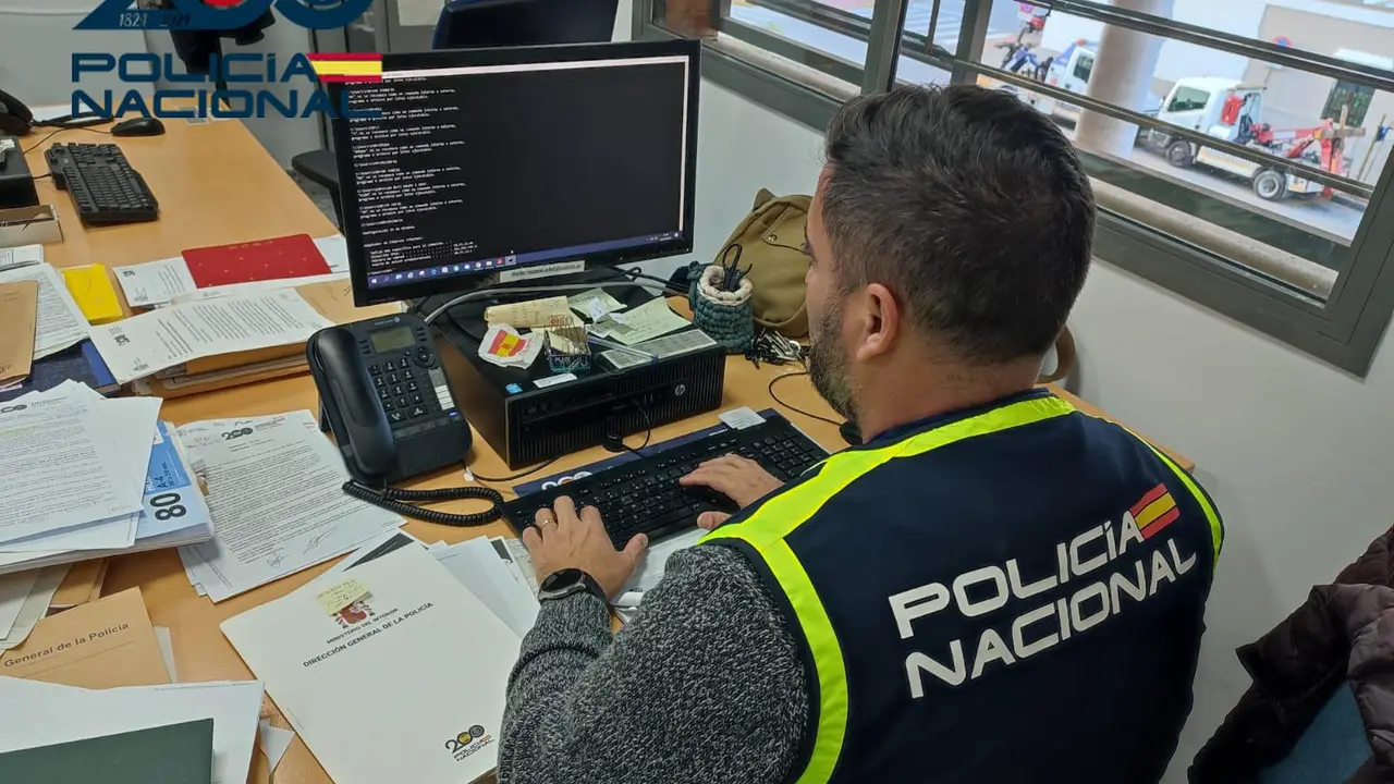 Polic&iacute;a Nacional
