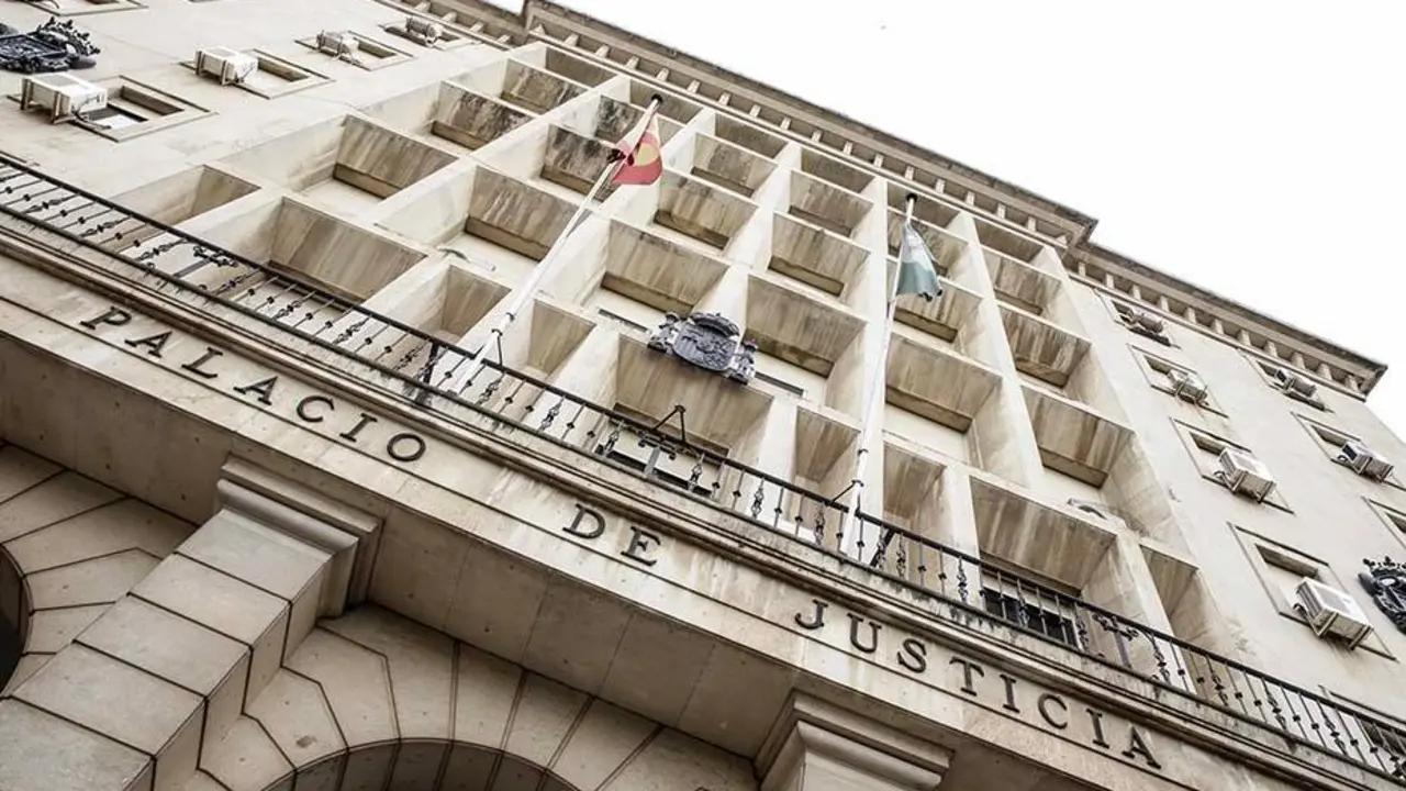 Fachada de la Audiencia Provincial de Sevilla