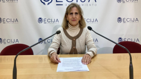 La delegada de Bienestar Social, Igualdad y Familia de Écija, Esther Ostos