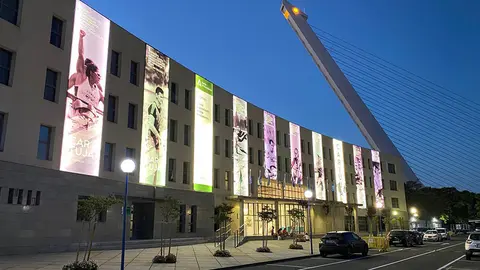 Fachada del Centro de Alto Rendimiento de La Cartuja, en Sevilla