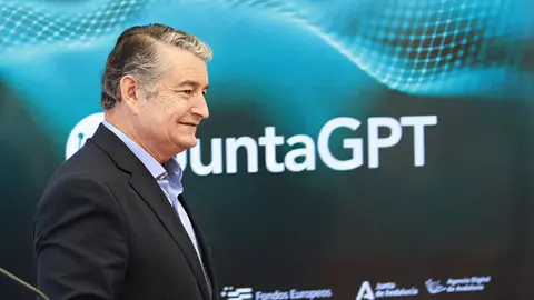 El consejero de la Presidencia, Antonio Sanz