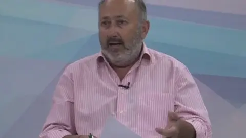 El portavoz de VOX en el Ayuntamiento de &Eacute;cija, &Iacute;&ntilde;igo Osuna
